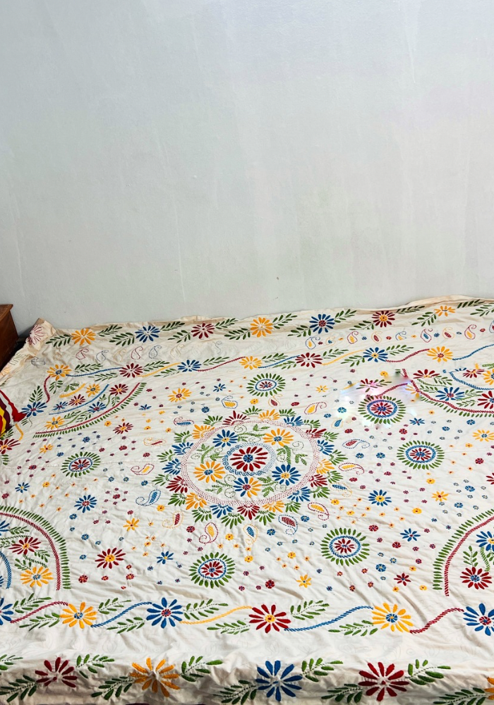 Suisuta Handmade Bed Sheet | সুইসুতা হাতে তৈরি বেডশিট - Image 5