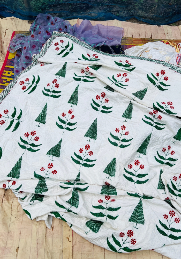 Gram Bangla Handmade Nakshi Kantha – 7×8 Feet King Size Family Kantha - Image 4