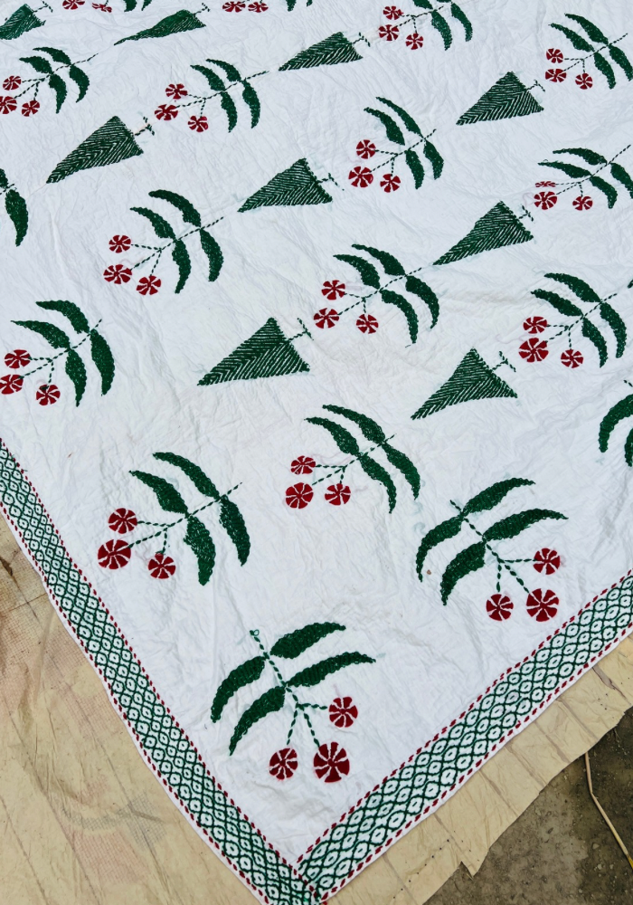 Gram Bangla Handmade Nakshi Kantha – 7×8 Feet King Size Family Kantha - Image 6